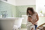 كيف تحققين أقصى استفادة من وقت استحمام الصغار  