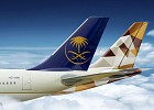 الخطوط السعودية والاتحاد للطيران تعززان شراكتهما عبر اتفاقية تبادلية جديدة 
