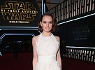 دايزي ريدلي تتألق بفستان من كلوي خلال العرض الاولي والعالمي لفيلم  Star Wars: The Force Awakens