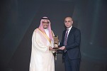 الامير خالد بن سلطان يكرم  شركة زيوت شل السعودية  لرعايتها جائزة 