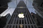 Apple fans brave Sydney rain as new iPhone 6s hit stores