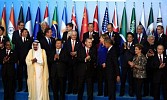 G-20 leaders pledge robust fight against patchy economy