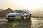 سيارة BMW الفئة الخامسة سيدان الجديدة: أخف وزناً وأكثر ديناميكيةً واقتصادية ومتصلة كلياً بالشبكة.