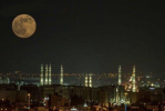 «القمر العملاق» يزين سماء المدينة المنورة