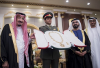خادم الحرمين يتقلد وسام زايد أعلى وسام في دولة الإمارات