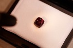 عرض حجر نفيس بقيمة 2 مليون دولار أمريكي في أسبوع دبي الدولي للمجوهرات