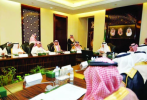 Makkah governor exhorts officials to serve citizens
