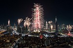 دبي تنثر النور في العالم مع عروض الألعاب النارية المذهلة خلال احتفالات 