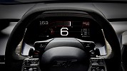 لوحة قيادة المستقبل مع شاشة العدادات الرقمية للسيارة الفائقة فورد GT الجديدة كلياً
