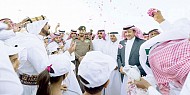  الأمير سلطان بن سلمان يزور مهرجان الورد الطائفي وينوه بدعم الملك للسياحة