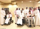 أمانة الرياض تعايد المرضى بالورود