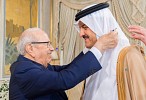 الرئيس التونسي يقلّد سلطان بن سلمان الوسام الأول للاستحقاق