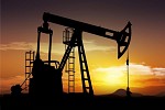 النفط يخترق حاجز الـ(70) دولاراً لأول مرة منذ أوخر 2014