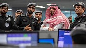 سمو وزير الداخلية السعودي يتفقد سير العمل بالمركز الوطني للعمليات الأمنية الموحدة (911)