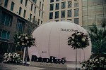 فندق الريتز-كارلتون مركز دبي المالي العالمي يدعو ضيوفه إلى تجربة كرة الهواء النقي من ناتورا بيسه