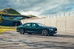 سيارة السيدان الفخمة الأفضل في العالم تصبح أكثر صداقة للبيئة Bentley  تطرح Flying Spur Hybrid الجديدة