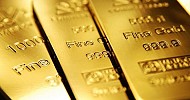 Gold hovers near all-time high as market focus turns to US data