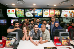 ماكدونالدز ومشاهير السعودية في جولة إلى موردي الدجاج في كوالالمبور