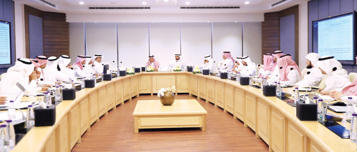غرفة الرياض تستعرض مبادراتها أمام وزير «العمل» غرفة الرياض تستعرض مبادراتها أمام وزير «العمل»