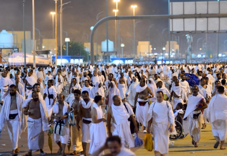 Nearly 2.4 million pilgrims ascend Arafat for peak of Haj Eye of Riyadh