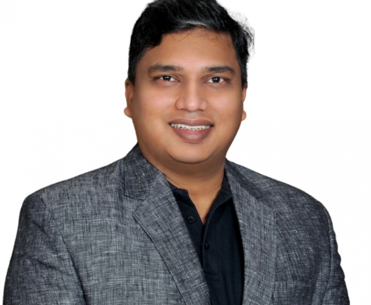 Chandra Dake, CEO of Dake Rechsand.