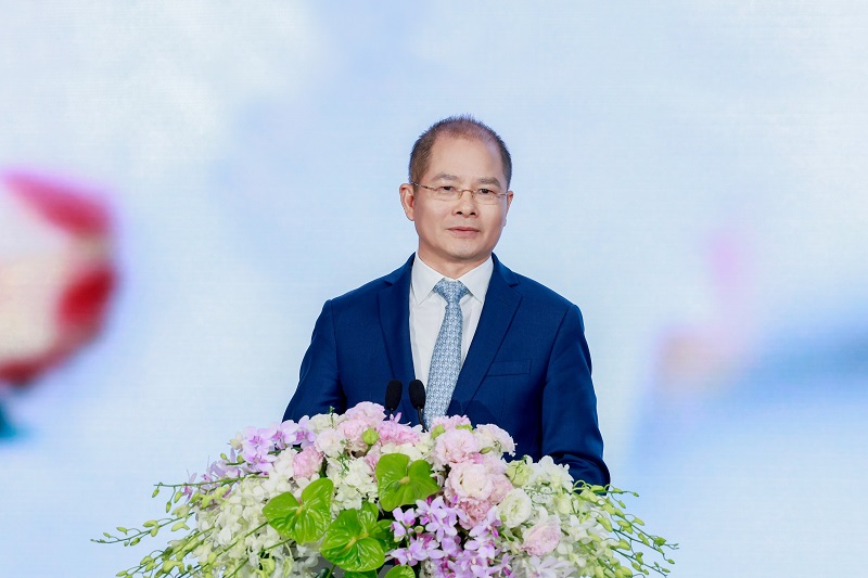 إريك شو، رئيس مجلس إدارة هواوي الدوري